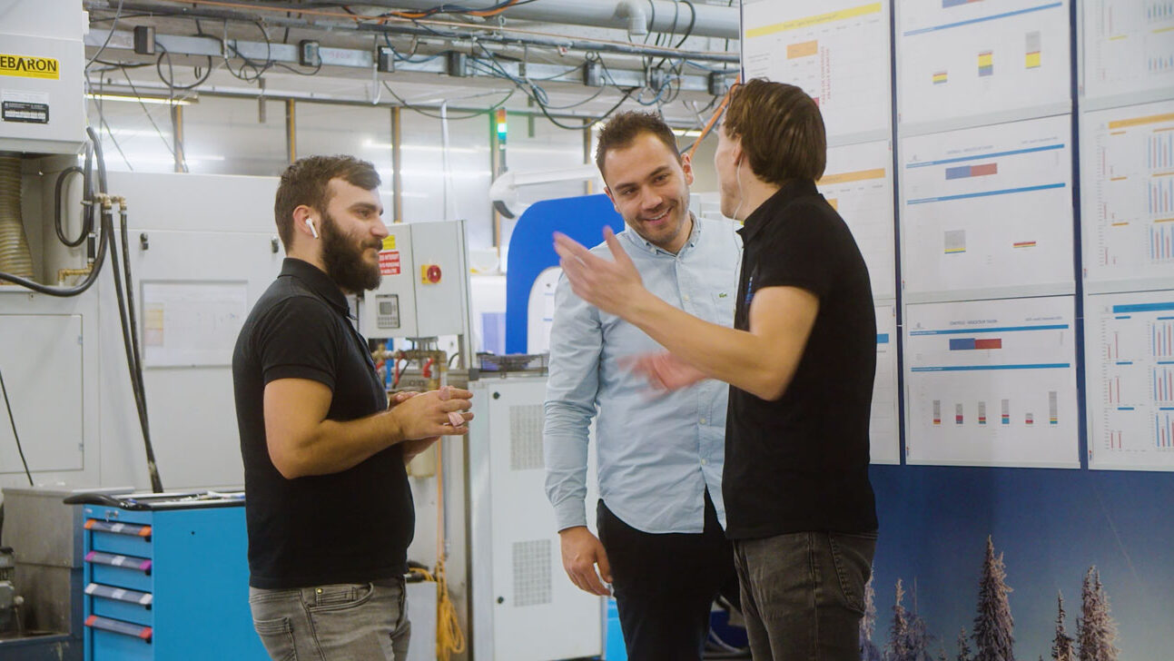 Echanges et partage des idées entre collaborateurs