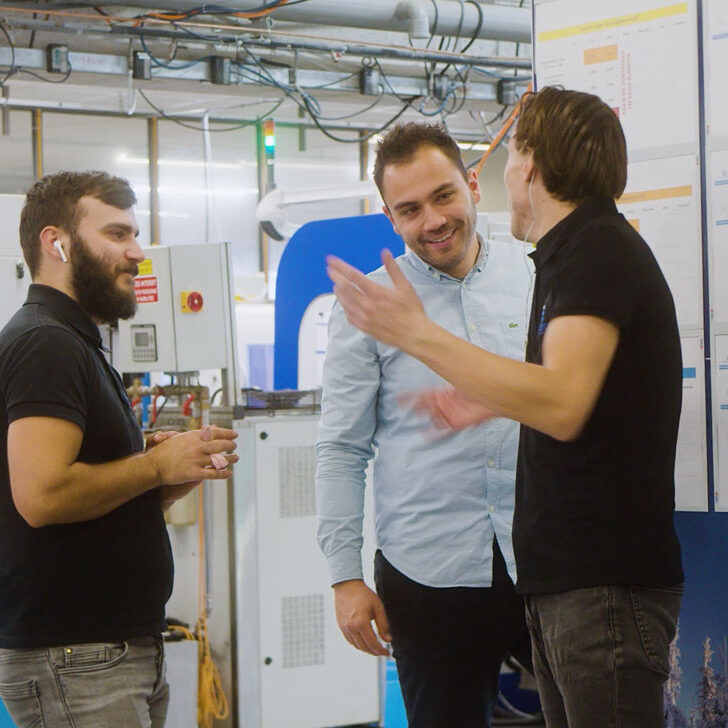 Echanges et partage des idées entre collaborateurs