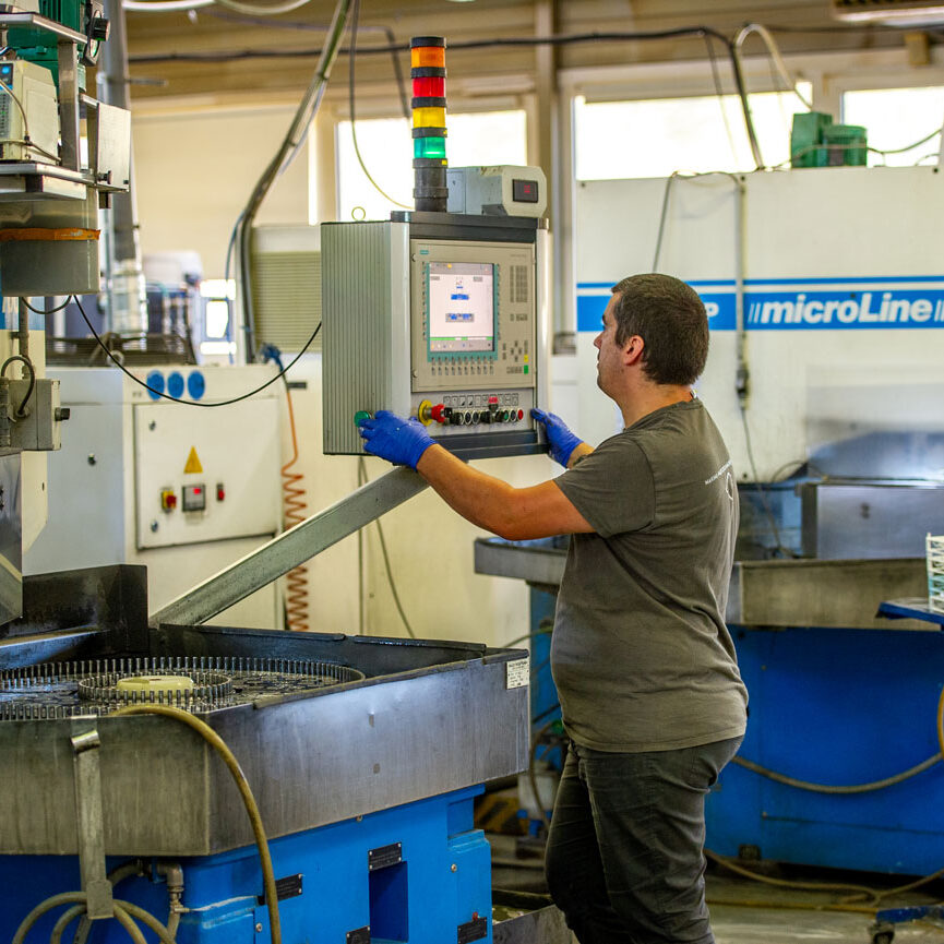 Contrôle qualité production verres de montres